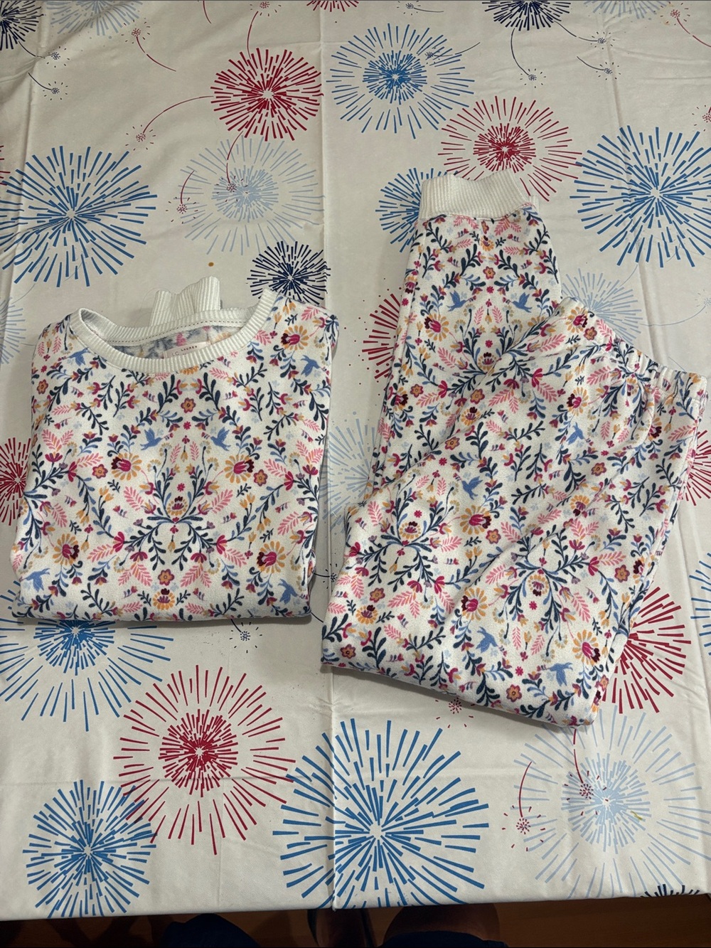 LAUREN CONRAD, COZY FLORAL PAJAMA SET